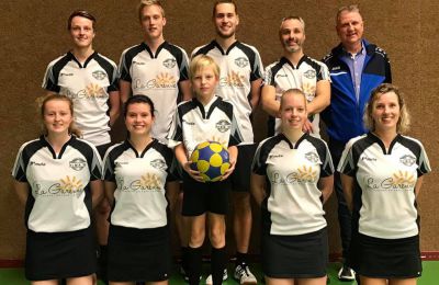 W I K 34 De Korfbalvereniging Uit Damw ld